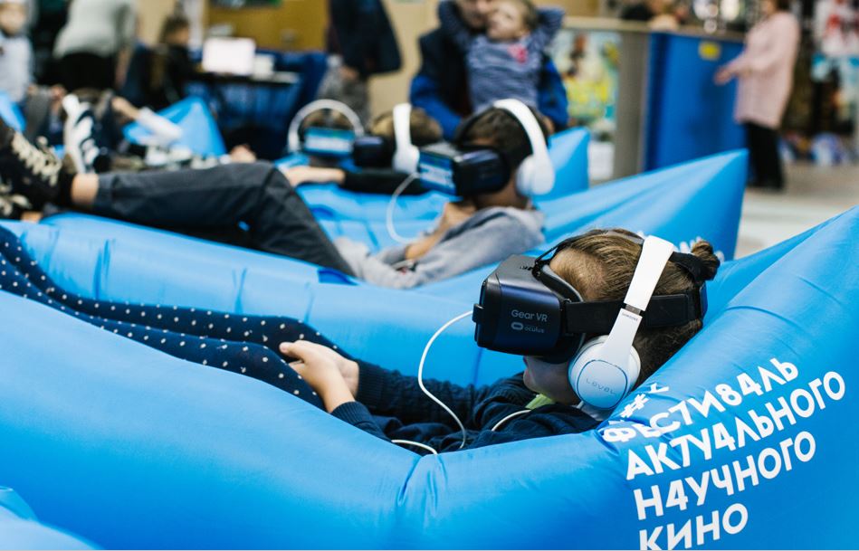 VR.JPG VR.JPG